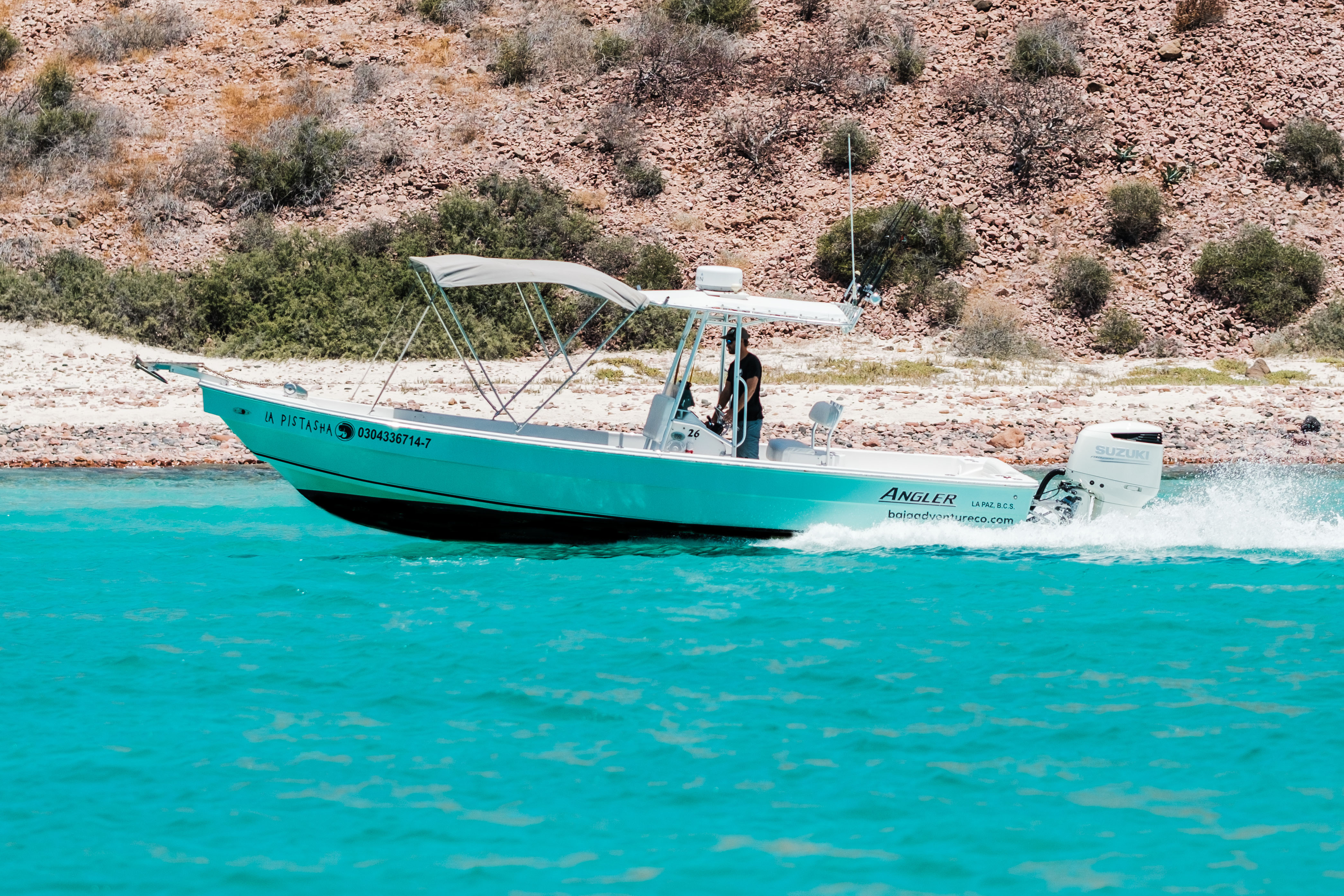 Lancha privada en La Paz – La Pistasha Angler 26’