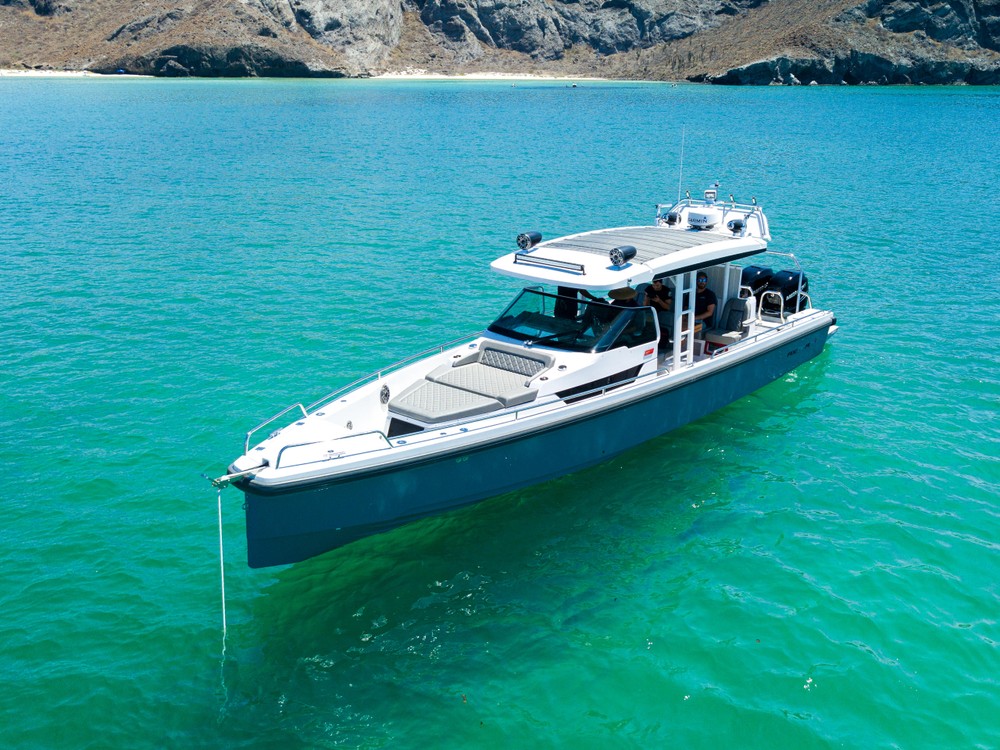 Axopar 37’ - Charter privado en La Paz (Isla Espíritu Santo)