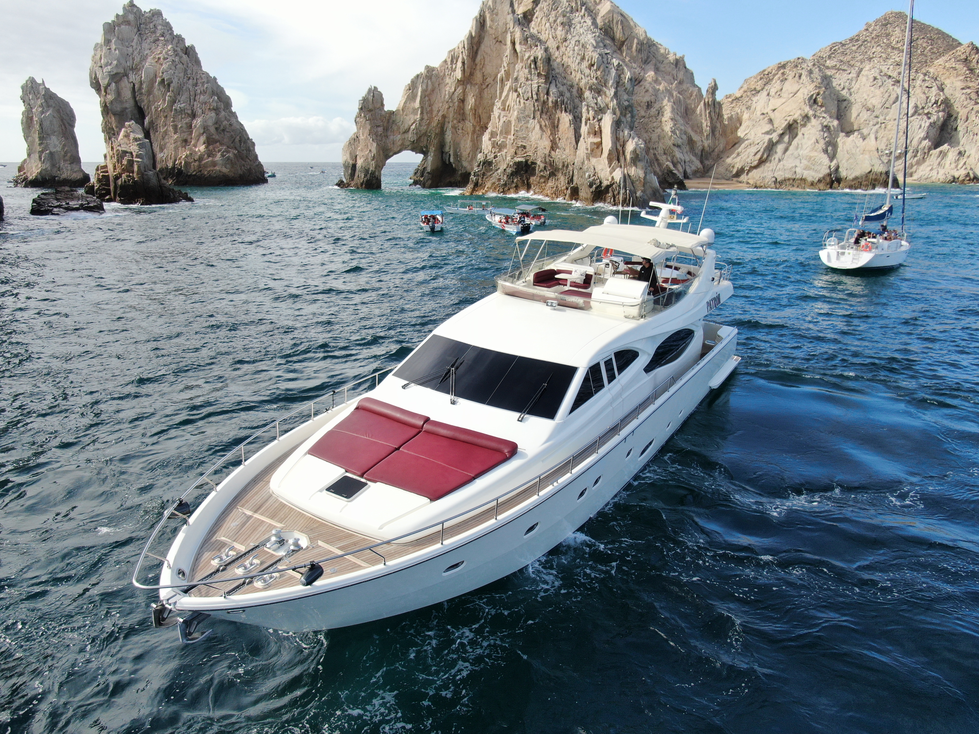 Yate Ferretti 88 pies en Cabo