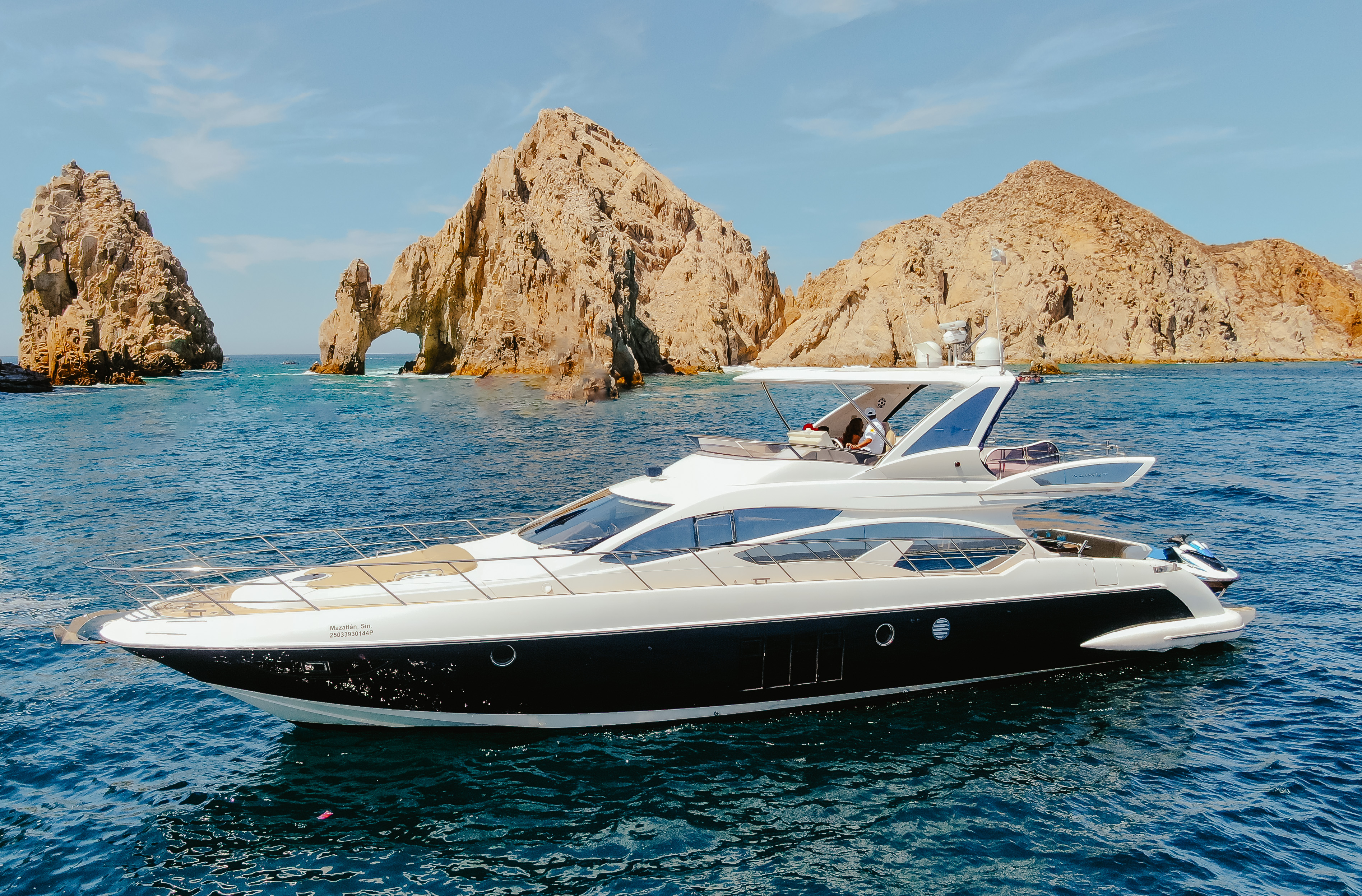 Charter Azimut 68´ en Cabo