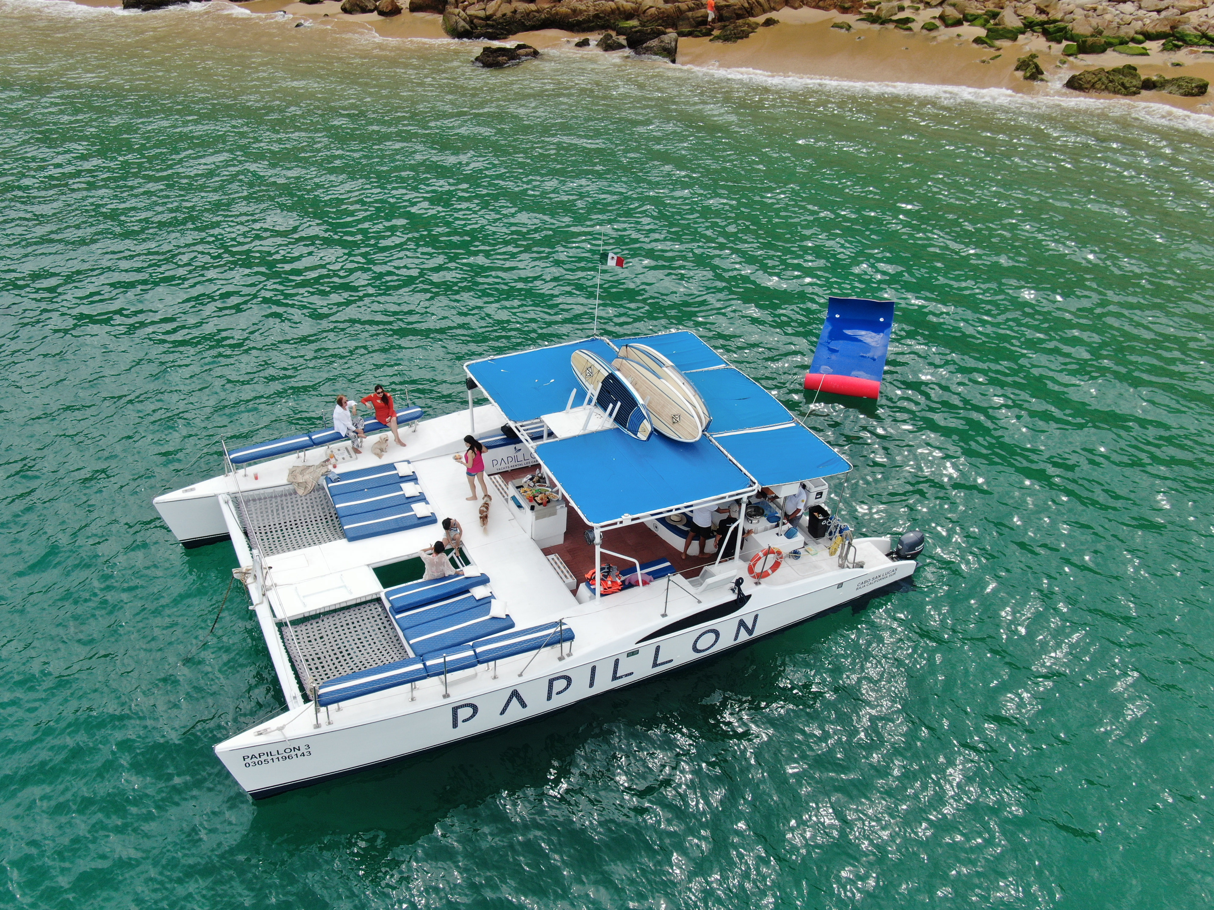 Catamarán 47’ en Cabo San Lucas